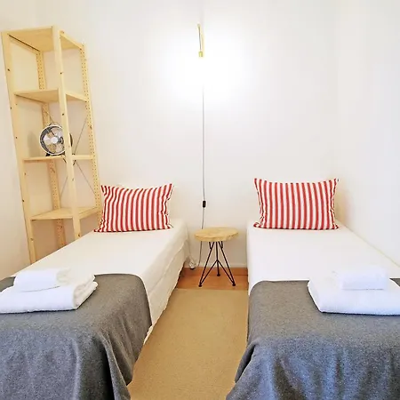 Bh1 4br In Heart Of Bohemian Bairro Alto 리스본