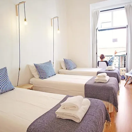 Bh1 4br In Heart Of Bohemian Bairro Alto 리스본