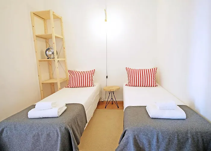 Bh1 4br In Heart Of Bohemian Bairro Alto 리스본